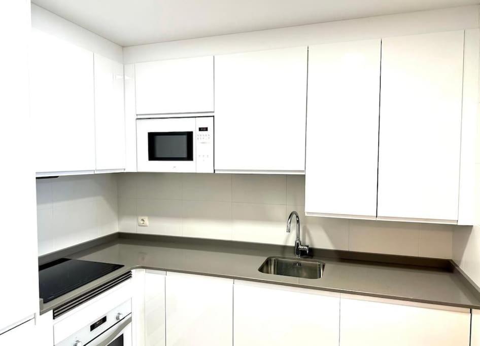 Studio 14 + Garaje Incluido. Nuevo, Elegante, Acogedor. อาโร ภายนอก รูปภาพ