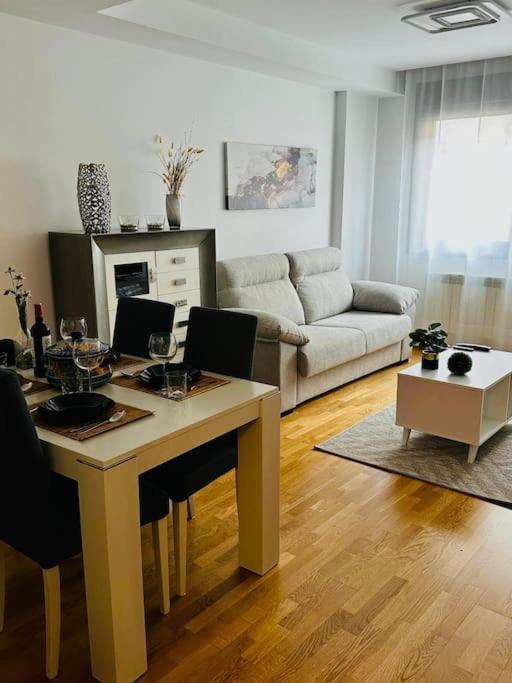 Studio 14 + Garaje Incluido. Nuevo, Elegante, Acogedor. อาโร ภายนอก รูปภาพ